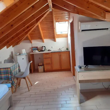 Apartment Kritikos *