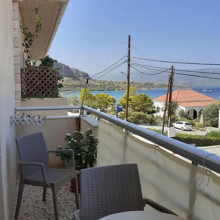 Kritikos Apartment