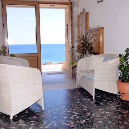 公寓 Kritikos 莫奈姆瓦夏