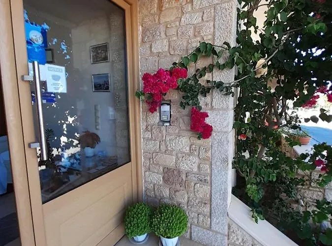 Kritikos Apartment *